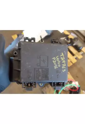 VOLVO VNL670 Fuse Box