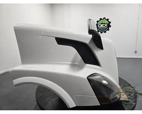VOLVO VNL670 Hood
