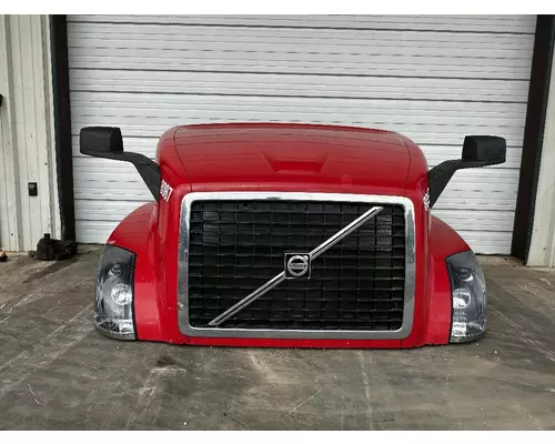 VOLVO VNL670 Hood