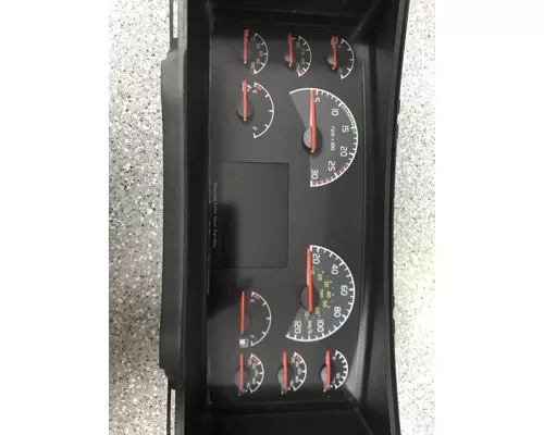 VOLVO VNL670 Instrument Cluster