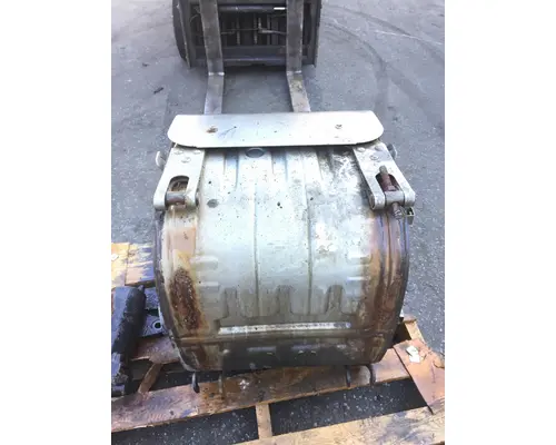 VOLVO VNL670 Muffler