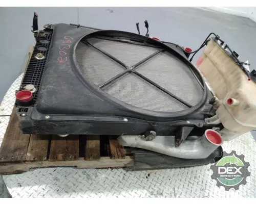 VOLVO VNL670 Radiator