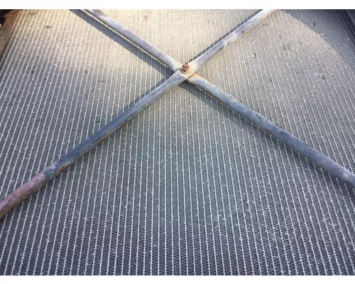 VOLVO VNL670 Radiator