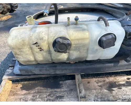 VOLVO VNL670 Radiator