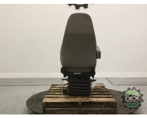 VOLVO VNL670 Seat, Front