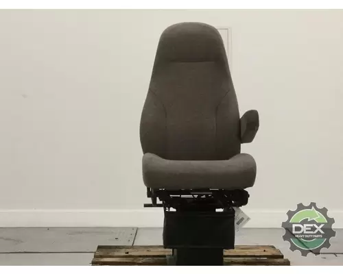 VOLVO VNL670 Seat, Front