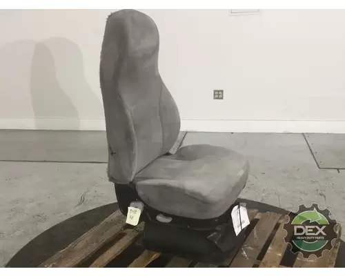 VOLVO VNL670 Seat, Front