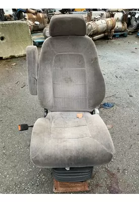 VOLVO VNL670 Seat, Front