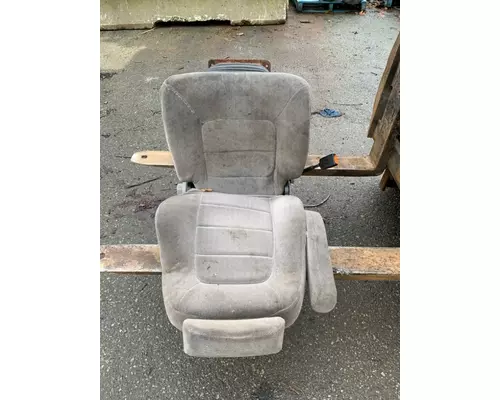 VOLVO VNL670 Seat, Front