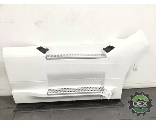 VOLVO VNL730 8916 chassis fairings