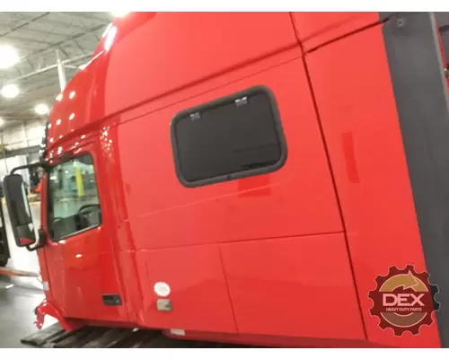VOLVO VNL730 Cab