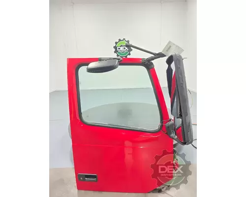 VOLVO VNL730 Door Assembly, Front