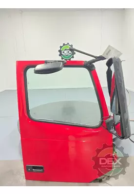 VOLVO VNL730 Door Assembly, Front