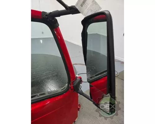 VOLVO VNL730 Door Assembly, Front