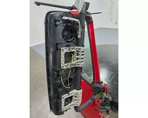 VOLVO VNL730 Door Assembly, Front
