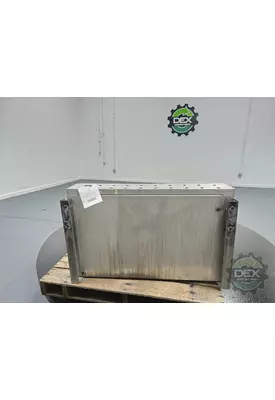 VOLVO VNL730 Tool Box