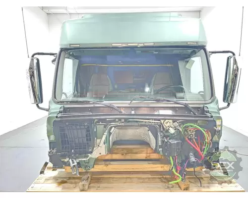 VOLVO VNL740 Cab
