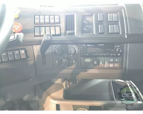 VOLVO VNL740 Cab