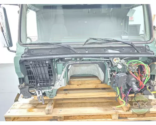 VOLVO VNL740 Cab