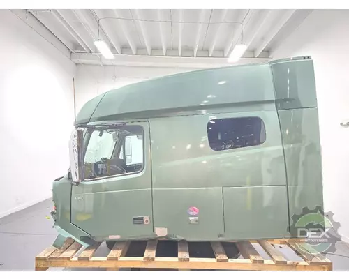 VOLVO VNL740 Cab