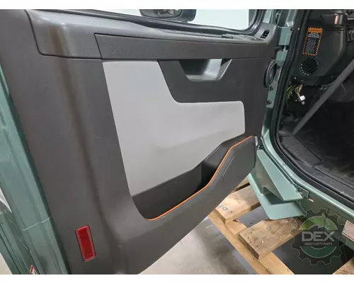 VOLVO VNL740 Cab