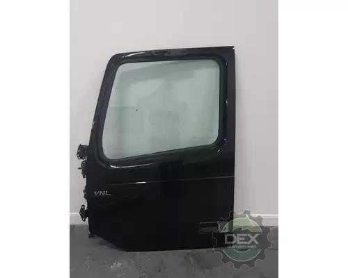 VOLVO VNL740 Door Assembly, Front