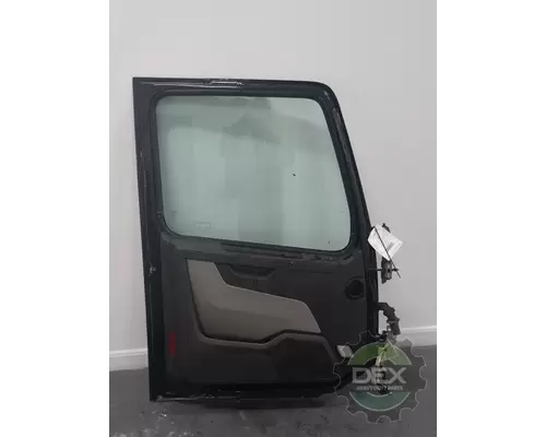 VOLVO VNL740 Door Assembly, Front