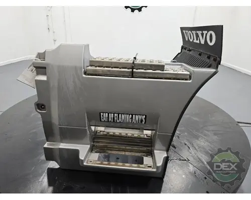 VOLVO VNL760 1644 bulb socket