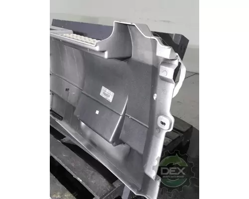 VOLVO VNL760 8916 chassis fairings