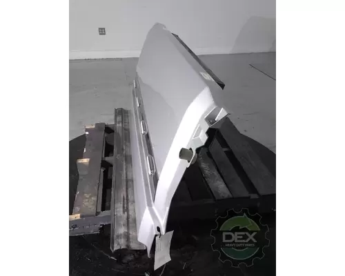 VOLVO VNL760 8916 chassis fairings