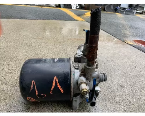 VOLVO VNL760 Air Drier