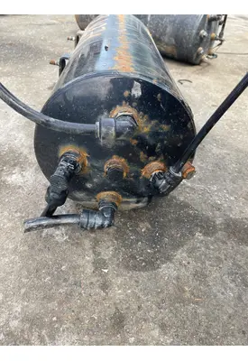 VOLVO VNL760 Air Tank