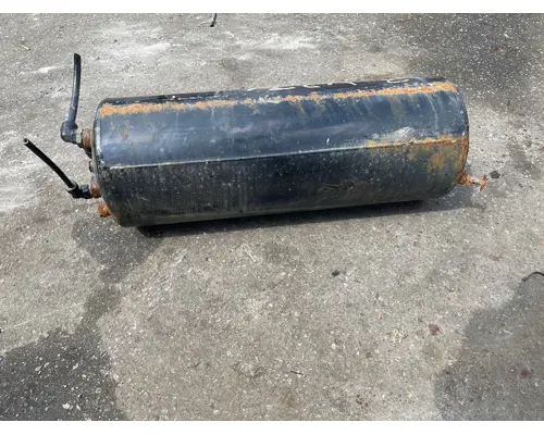 VOLVO VNL760 Air Tank