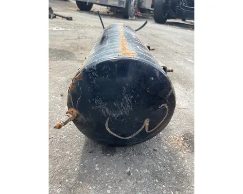 VOLVO VNL760 Air Tank