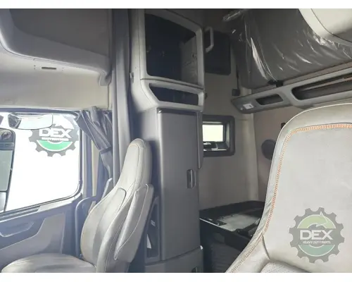 VOLVO VNL760 Cab