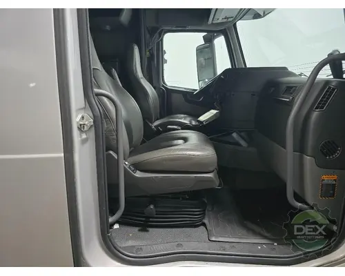 VOLVO VNL760 Cab