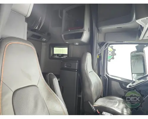 VOLVO VNL760 Cab