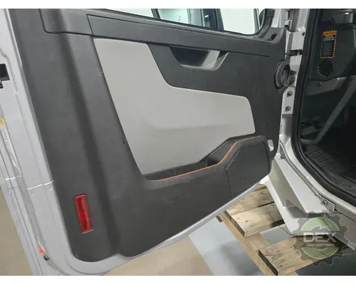 VOLVO VNL760 Cab