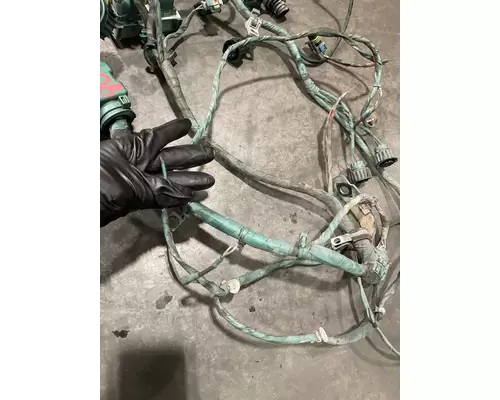 VOLVO VNL760 Engine Wiring Harness