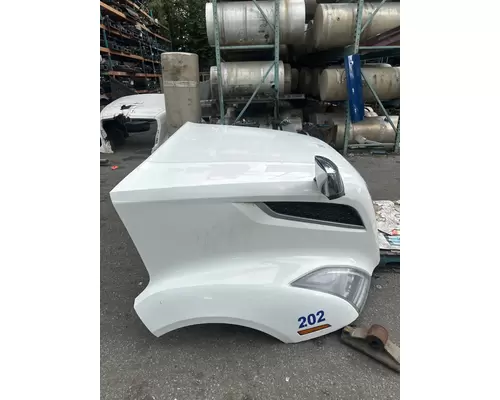 VOLVO VNL760 Hood