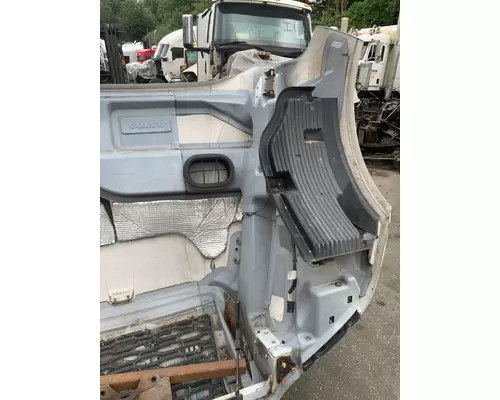 VOLVO VNL760 Hood