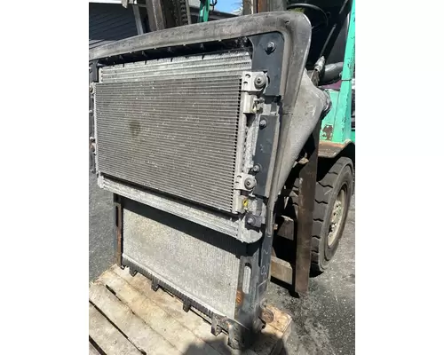VOLVO VNL760 Radiator
