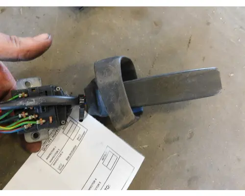 VOLVO VNL770 Dash  Console Switch