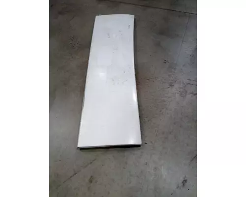 VOLVO VNL770 Skirt