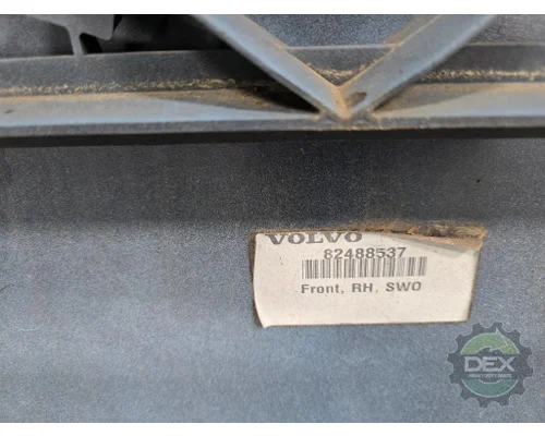 VOLVO VNL780 1644 bulb socket