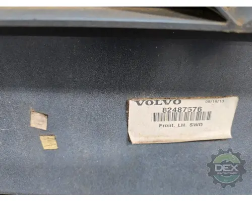 VOLVO VNL780 1644 bulb socket