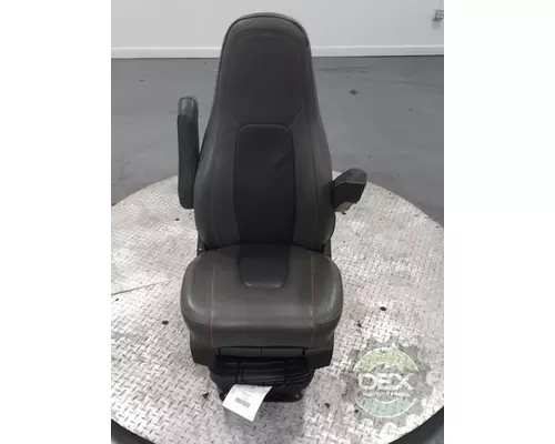 VOLVO VNL780 8521 front seat, complete