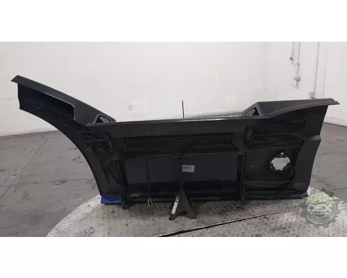 VOLVO VNL780 8916 chassis fairings