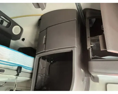 VOLVO VNL780 Cab Assembly