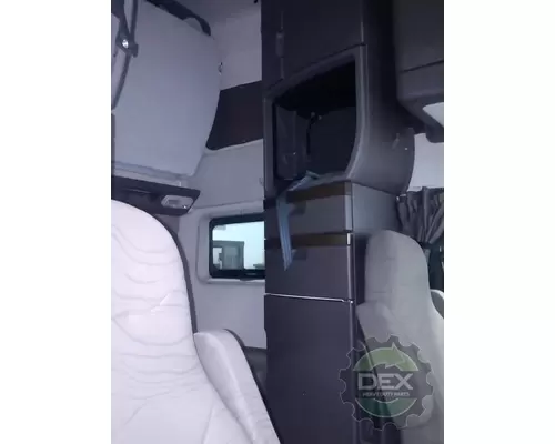 VOLVO VNL780 Cab